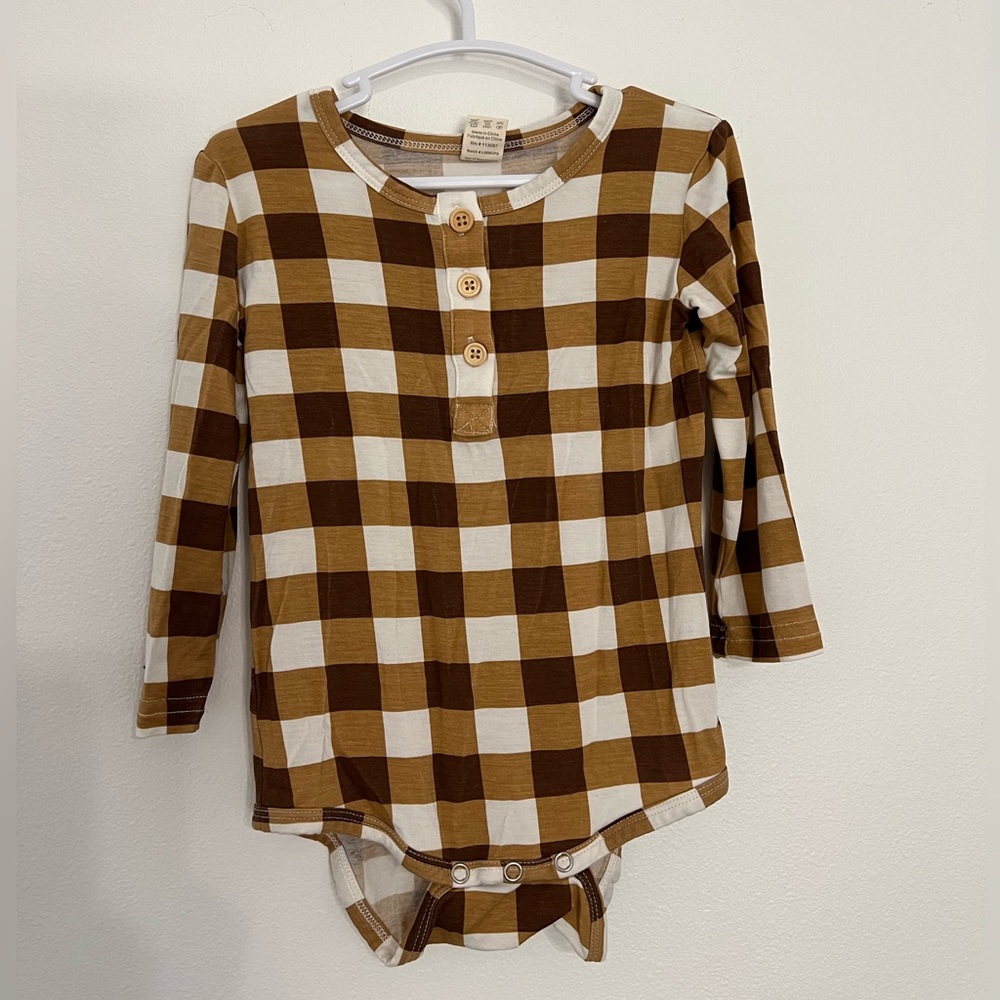 Kate Quinn bamboo Henley onesie 12-18 months